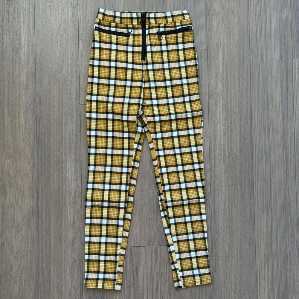 URBAN OUTFITTERS: Susie High-Waisted Zip-Front Pant